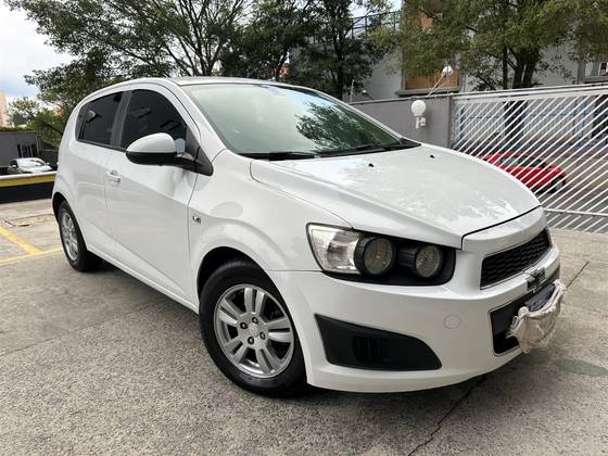 CHEVROLET SONIC 1.6 LT 16V FLEX 4P MANUAL CHEVROLET SONIC 1.6 LT 16V FLEX 4P MANUAL